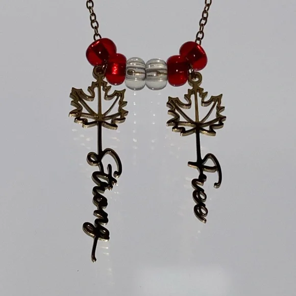 🇨🇦 Strong & Free Necklace 🇨🇦 - Picture 6 of 13